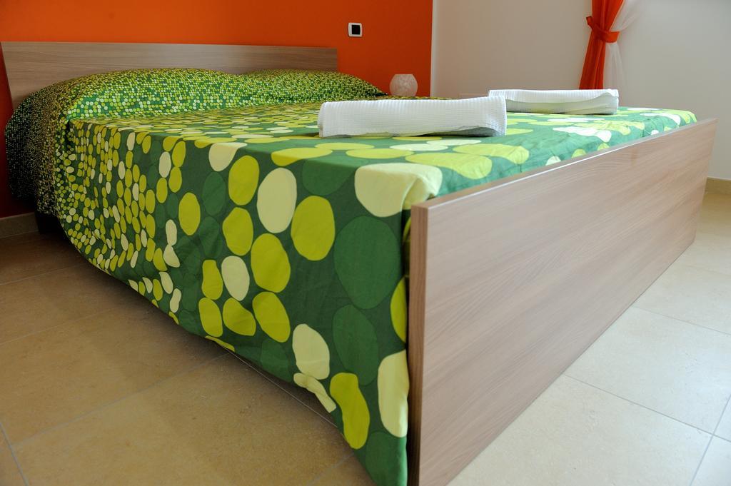 B&B Sun House Modugno Phòng bức ảnh